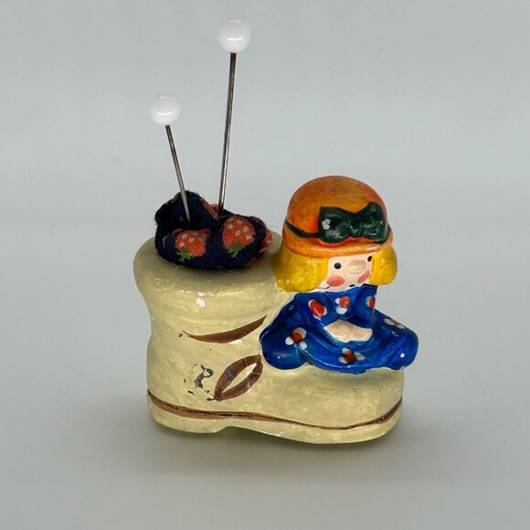 Vintage Miniature Pin Cushion Tiny Girl & Boot Figurine Pin Cushion Japan 1950s - Picture 3 of 10